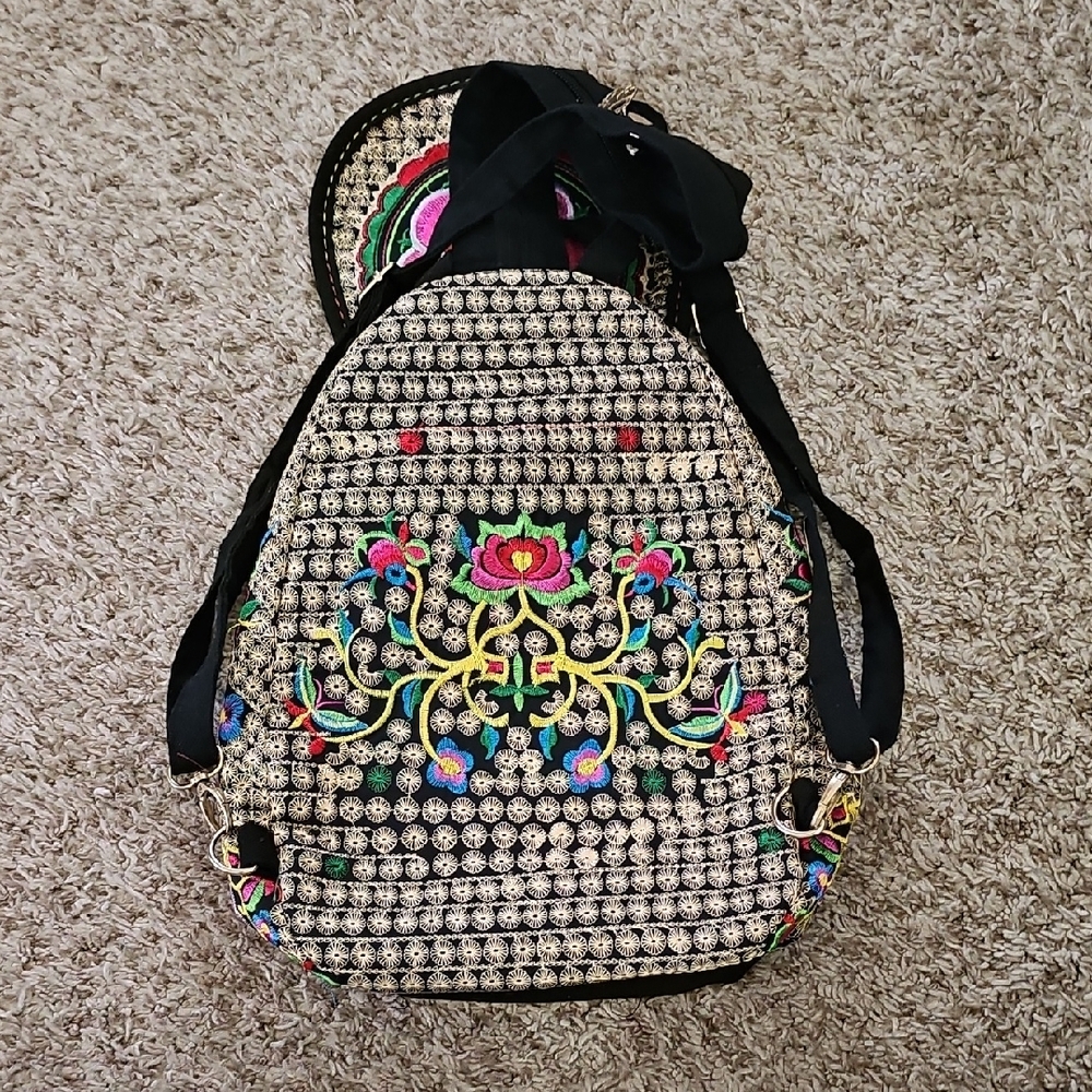 Floral Embroidered Sling Bag - Picture 7 of 8